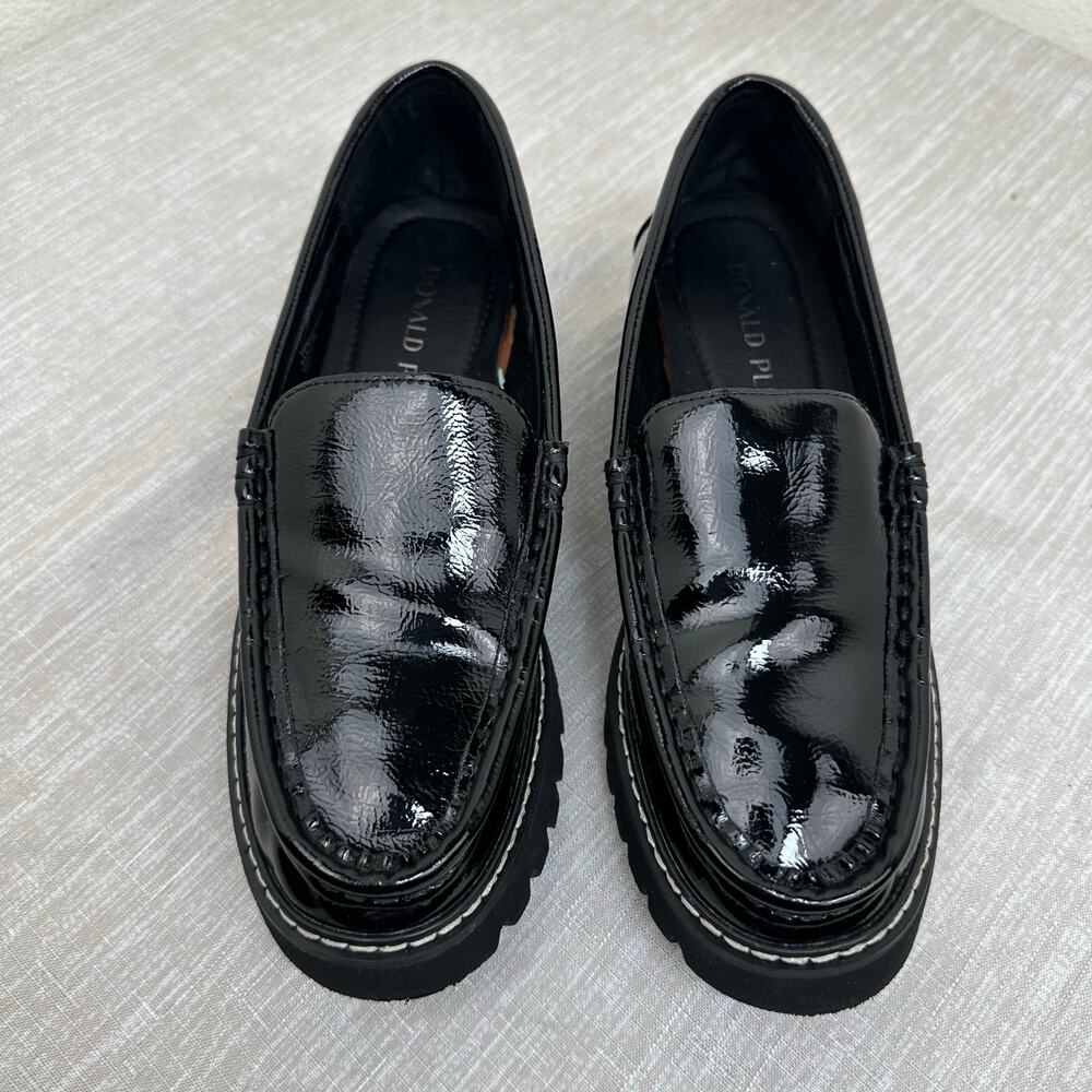 Donald Pliner Women Black Patent Lug Sole Loafers Slip On Size 6